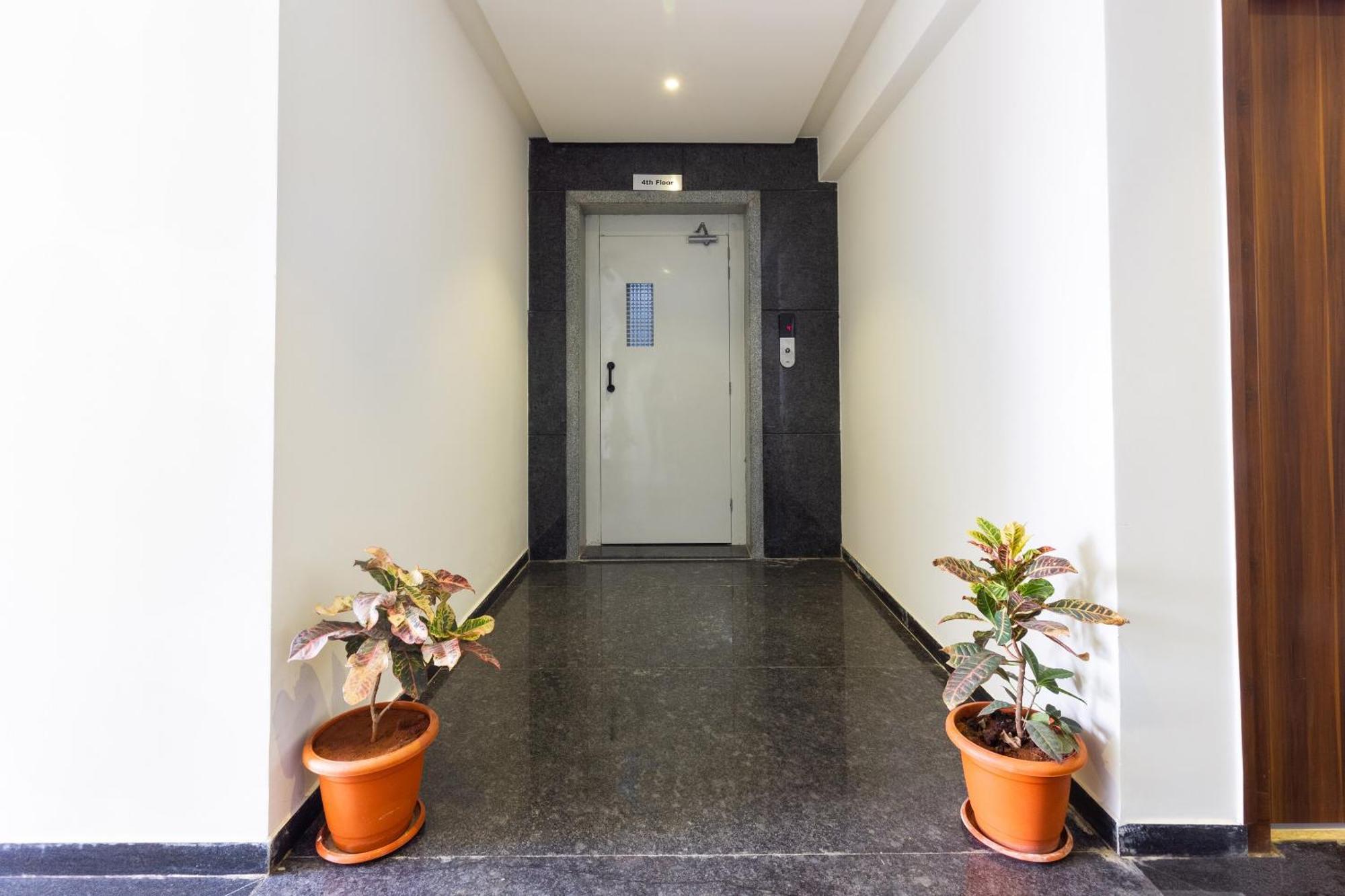 Super Hotel O Qualia Inn Kondapur Near Botanical Garden Hyderabad Exteriör bild